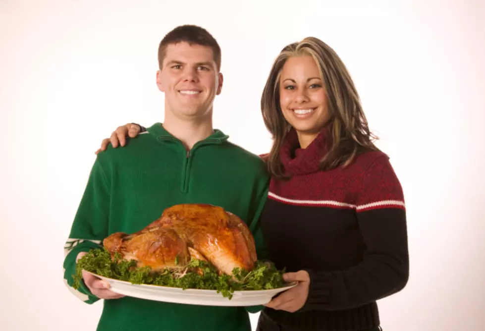 4 Ways to Do Thanksgiving Dinner as a Couple