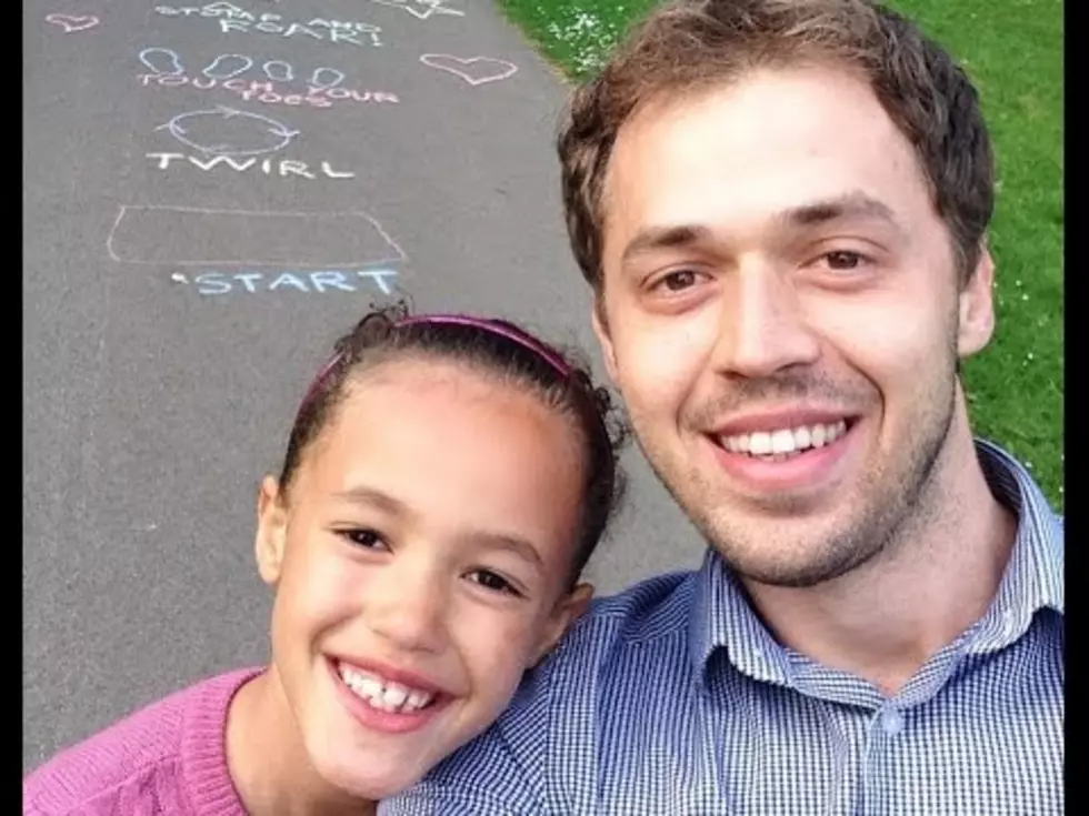 Dad and Daughter Commit Random Acts of Kindness
