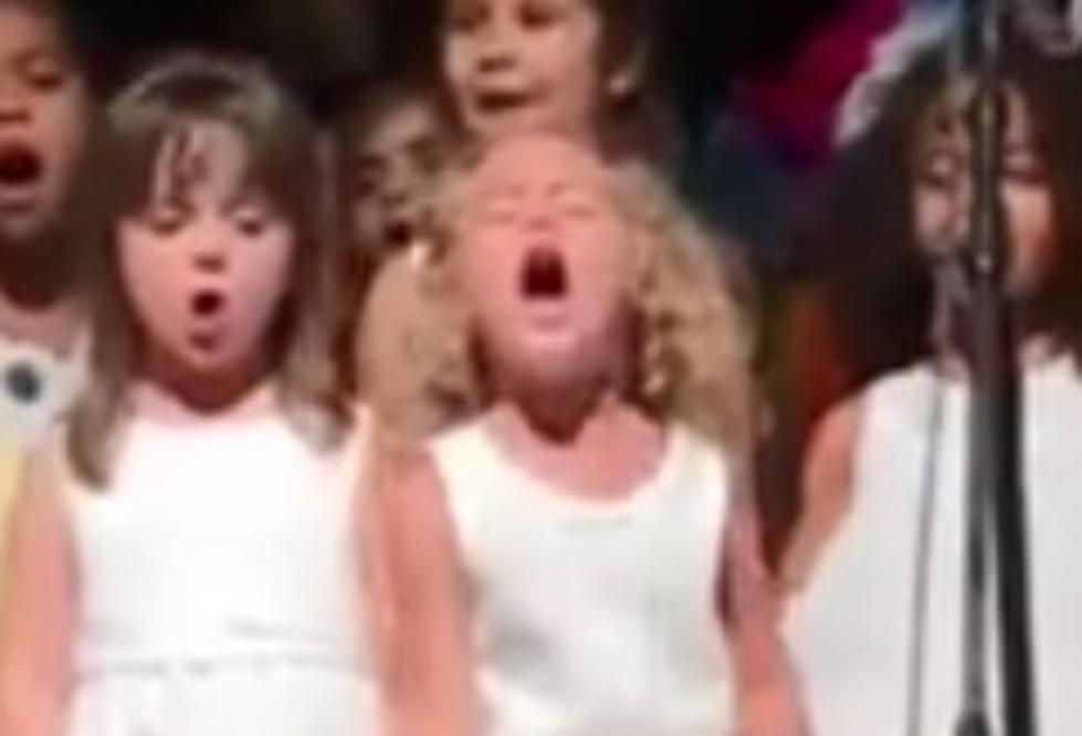 Adorable Little Girl Sings Without Abandon [WATCH]