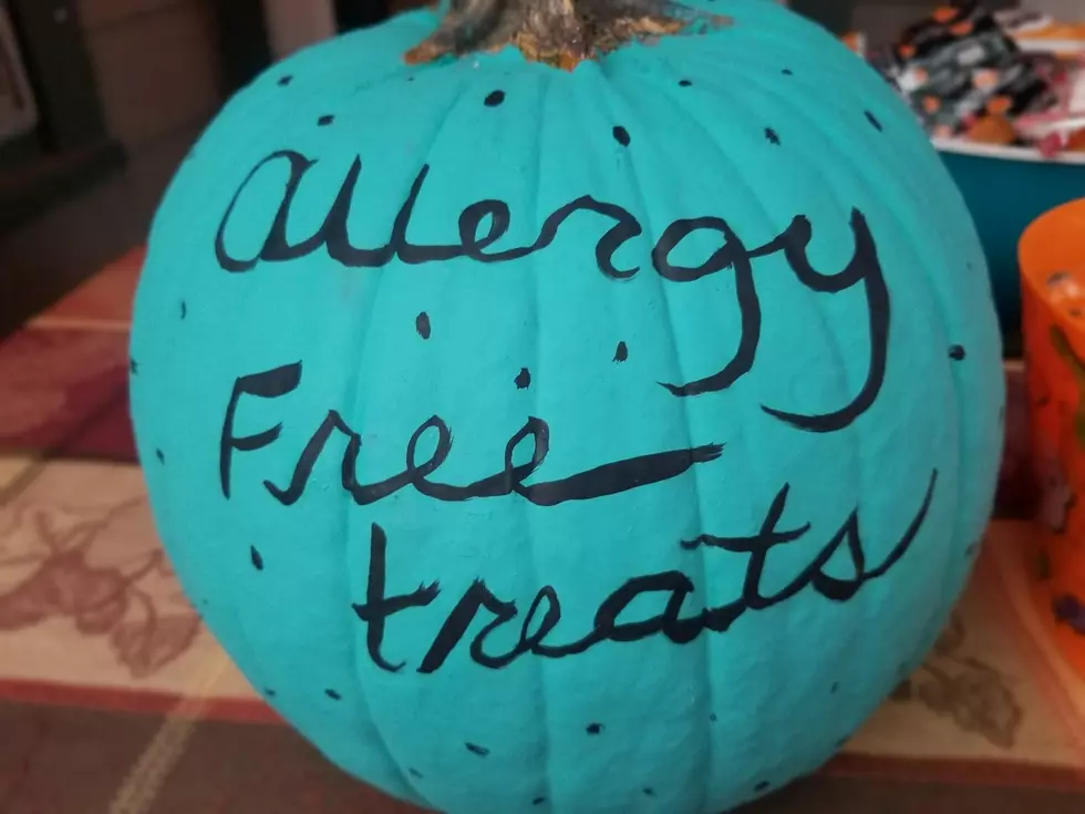 Teal Pumpkins Make Halloween Safer for Kids With Allergies