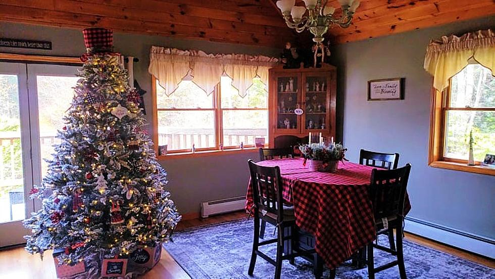 Deck Your Halls! Those Who Decorate Early for Christmas Are Happy