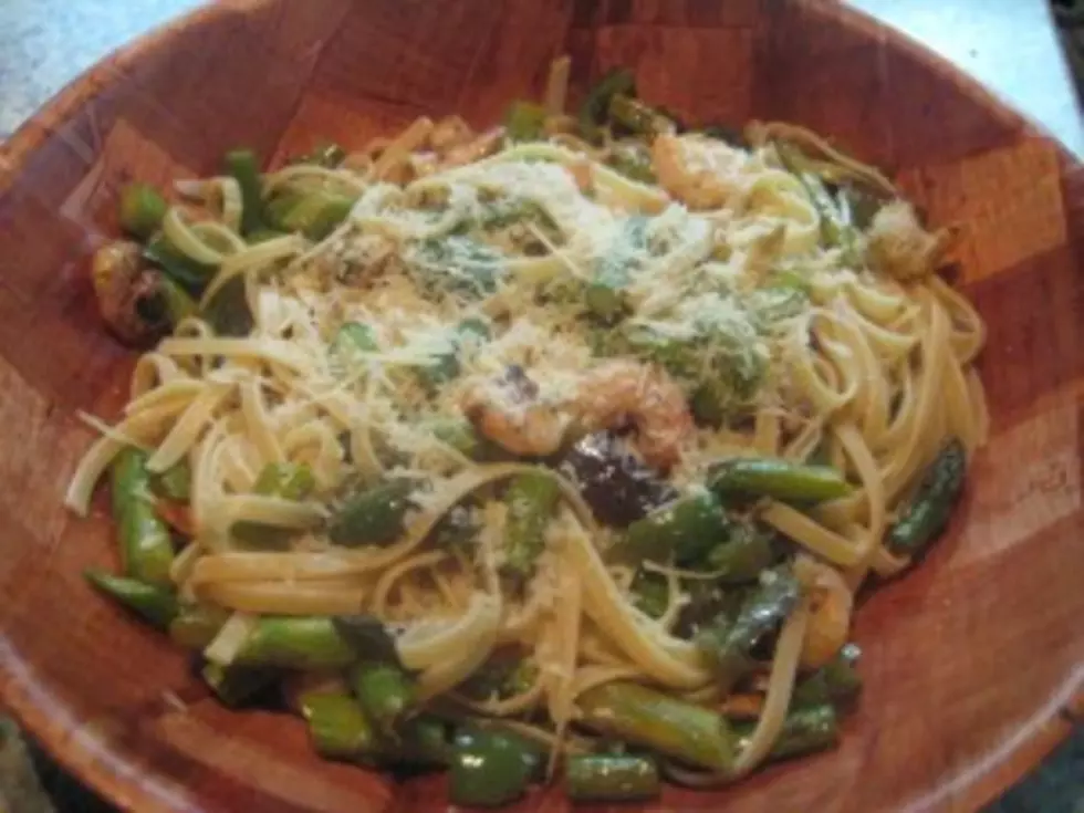 Roasted Garlic Grilled Shrimp &#038; Asparagus Pasta [SPONSORED]