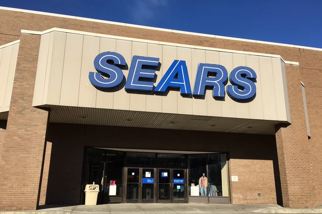 Oakdale Mall Sears Store to Close