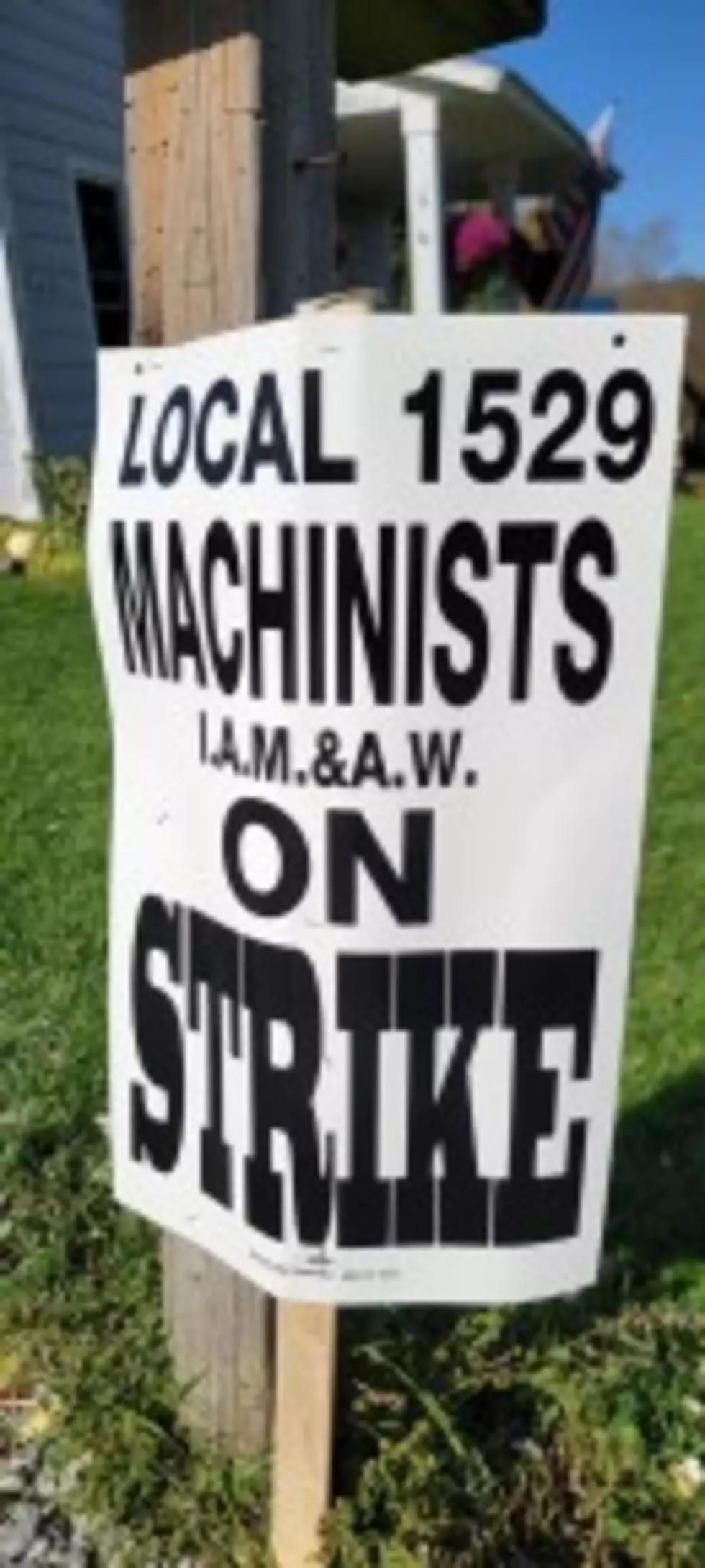 Hundreds of Amphenol Aerospace Workers on Strike in Sidney