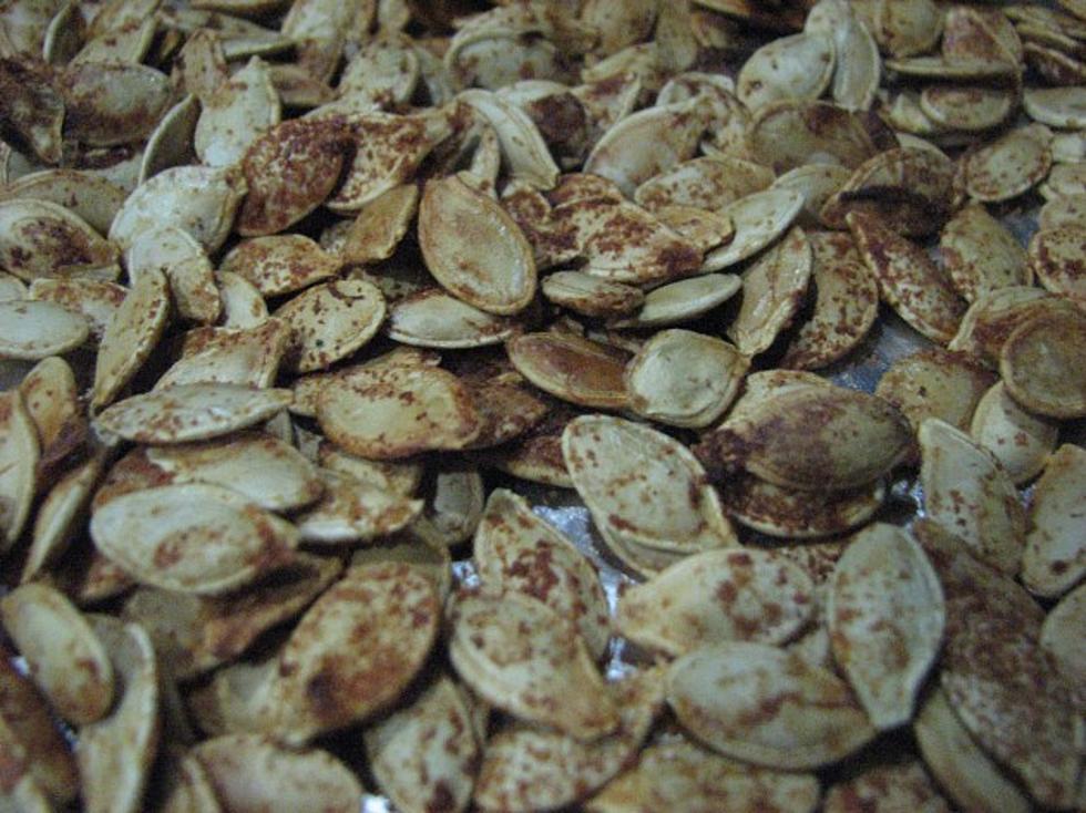 How To Make Oven-Roasted Pumpkin Seeds With Garlic &#8211; Recipe