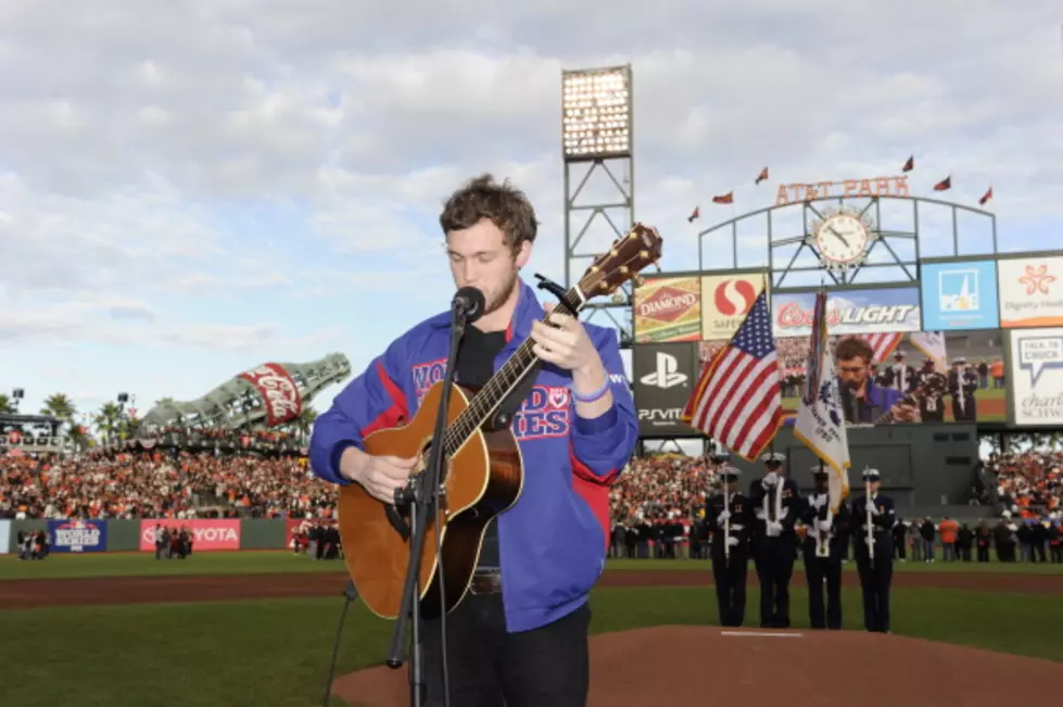Phillip Phillips Kicks Off World Series With ‘National Anthem’ [VIDEO]