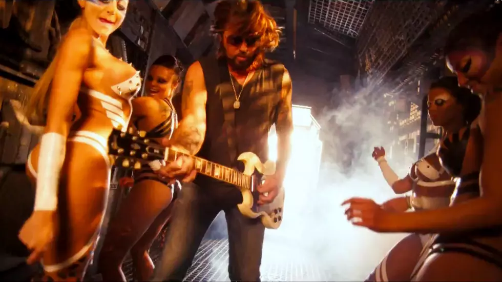 Billy Ray Cyrus Remakes ‘Achy Breaky Heart’ With Buck 22 [VIDEO]