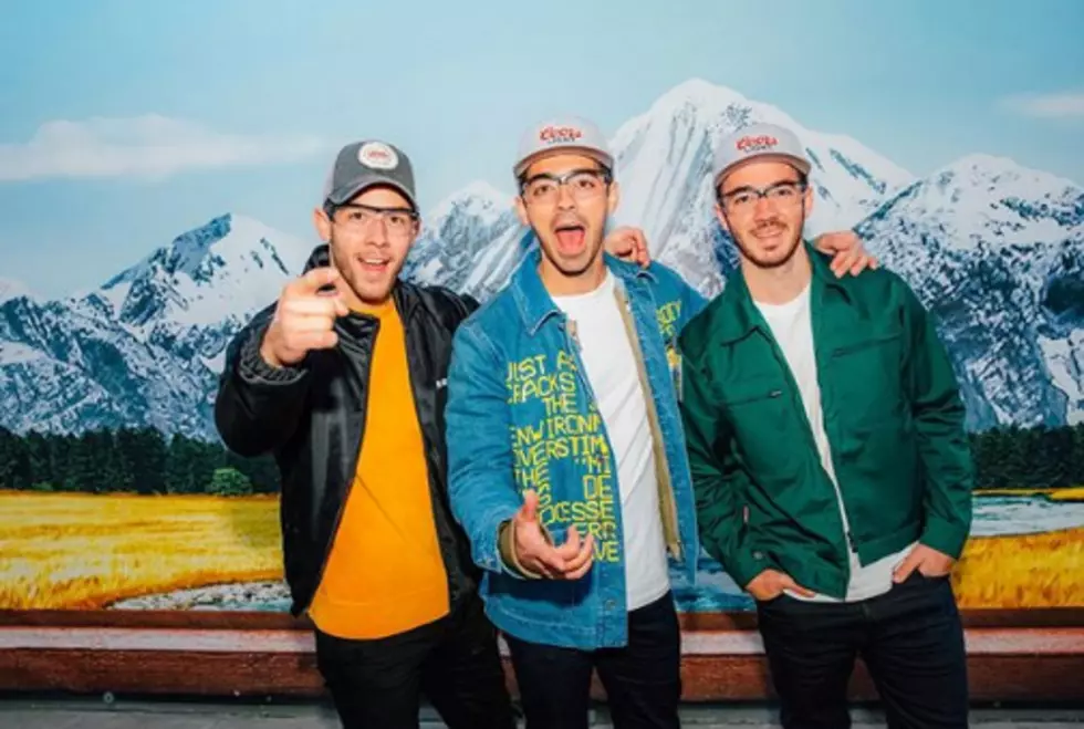 The Jonas Brothers Brewed a Limited-Edition Beer With Coors Light
