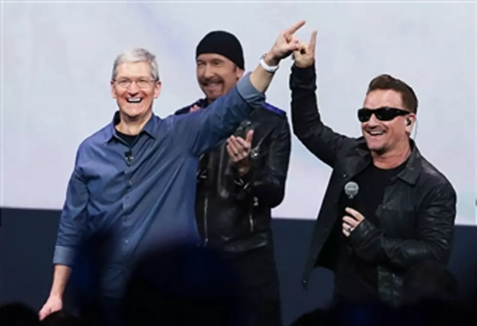 U2&#8217;s Bono Finally Reveals Why He Is Always Wearing Sunglasses! [VIDEO]