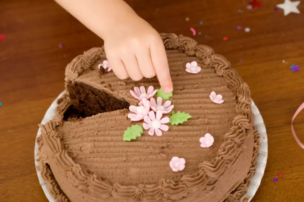 Homemade Chocolate Cake Infused Vodka [VIDEO]