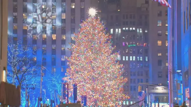 Watch the Rockefeller Center Christmas Tree Get Lit Up for the Holidays [VIDEO]