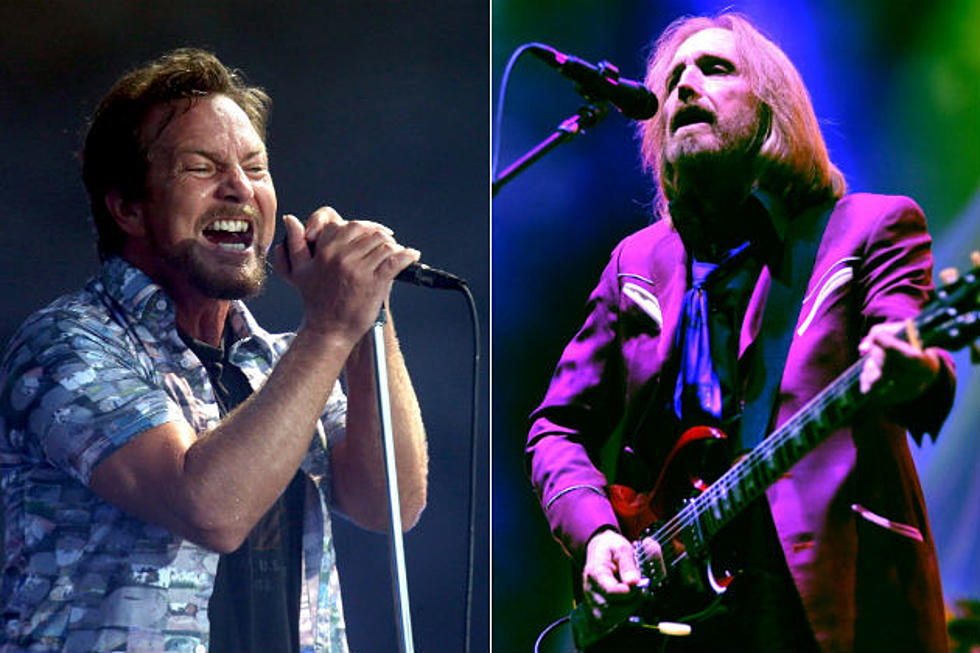 Pearl Jam’s Eddie Vedder Covers Tom Petty’s ‘I Won’t Back Down’ in Milwaukee [VIDEO]