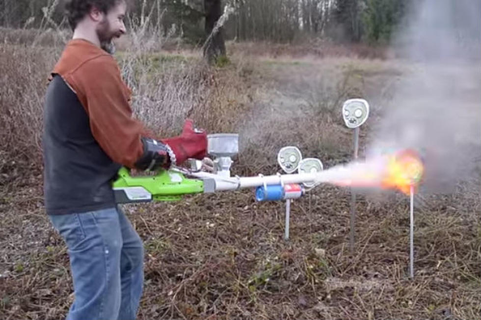 Introducing the Cornstarch Flamethrower [VIDEO]