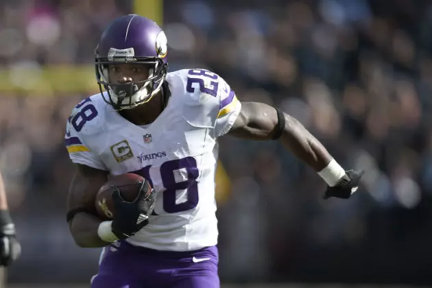 Minnesota Vikings Beat Oakland Raiders 30-14, Take Over Sole Possession of First Place in NFC North