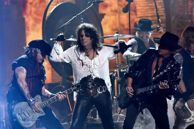 Supergroup Hollywood Vampires Set to Play Fargo on July 18th