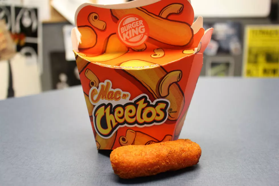 Watch Scott Mann Try Burger King’s New Mac N’ Cheetos