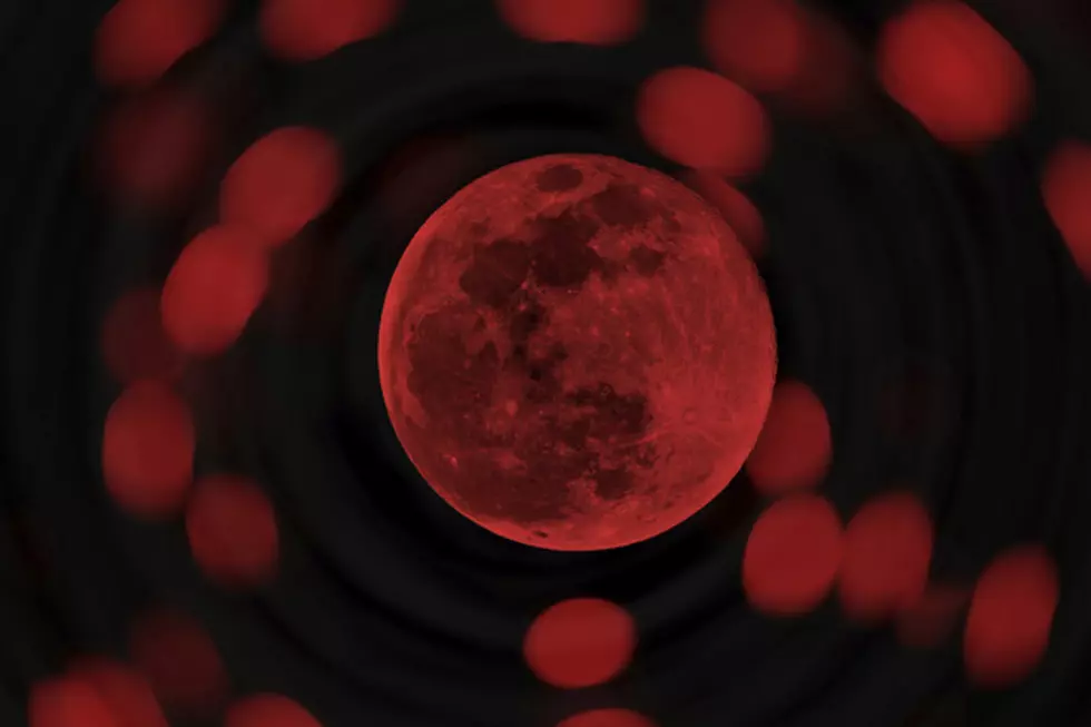 A Super Blood Wolf Moon Eclipse is Happening Tonight