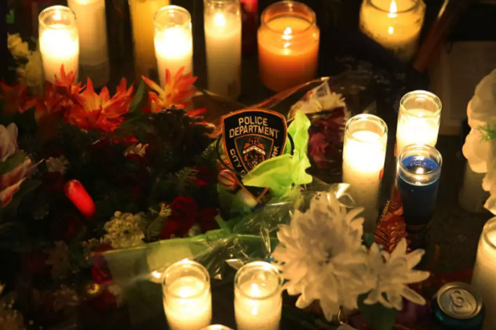 Over 20,000 Attend NYPD Funeral; Some Police Turn Backs on Mayor