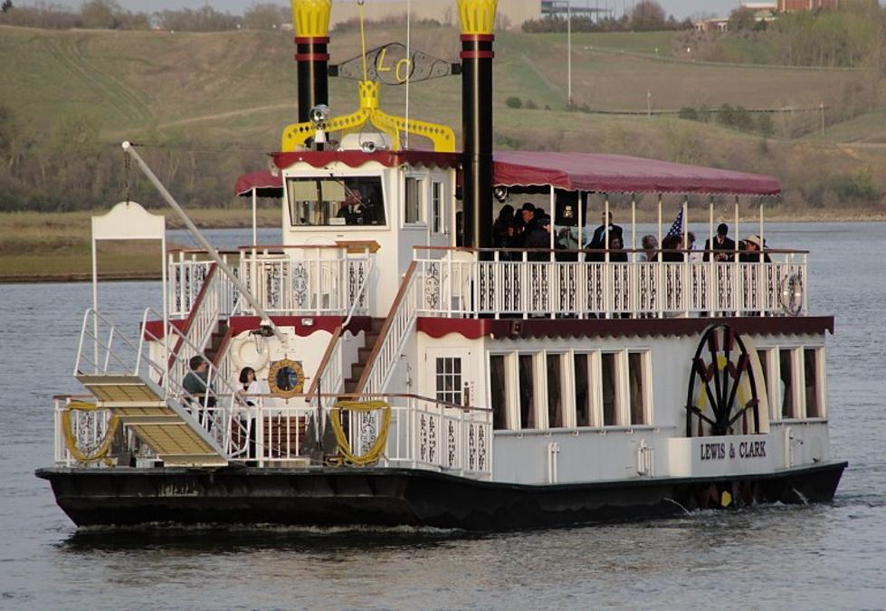 Win A Motorboatin’ Workday Cruise On The Lewis & Clark Riverboat
