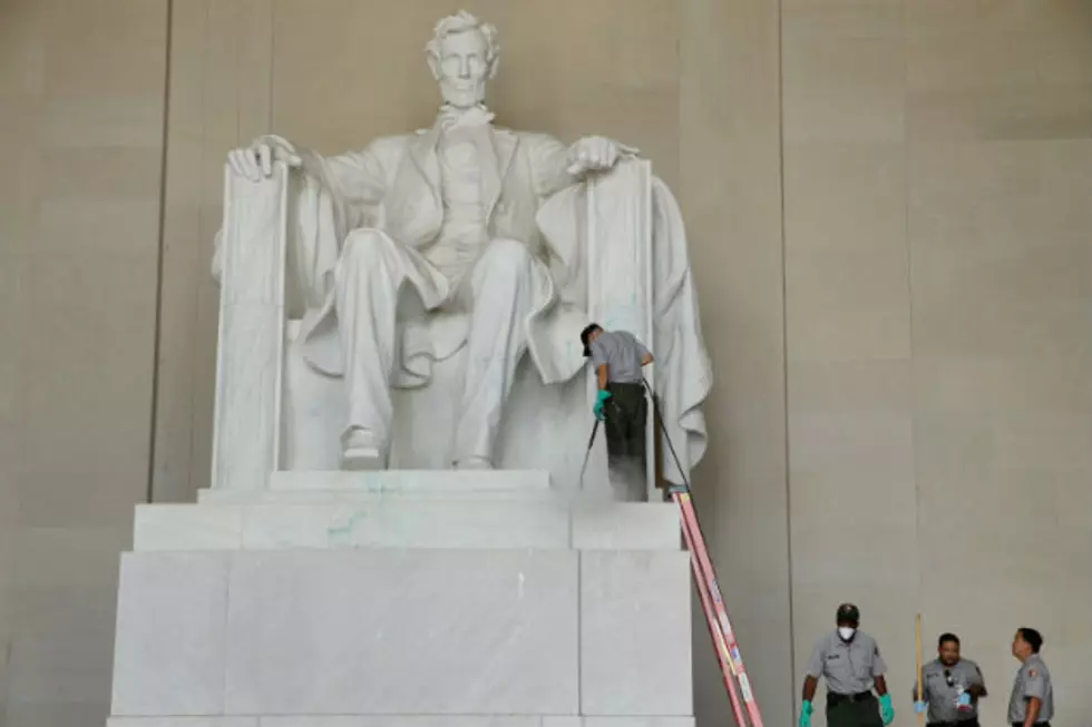 Woman Who Vandalized Lincoln Memorial Appears In Court