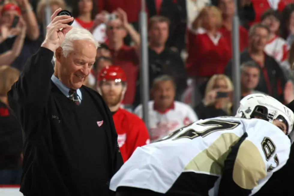 ‘Mr. Hockey,’ NHL Legend Gordie Howe Dies