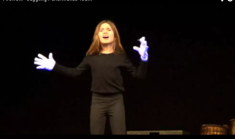Amazing Performance of Katy Perry&#8217;s &#8216;Firework&#8217; Done by Deaf Girl