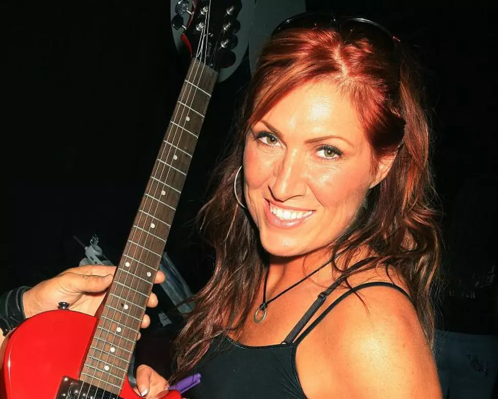 Are You Aware That Jo Dee Messina Is a Super-Hottie? [VIDEOS]