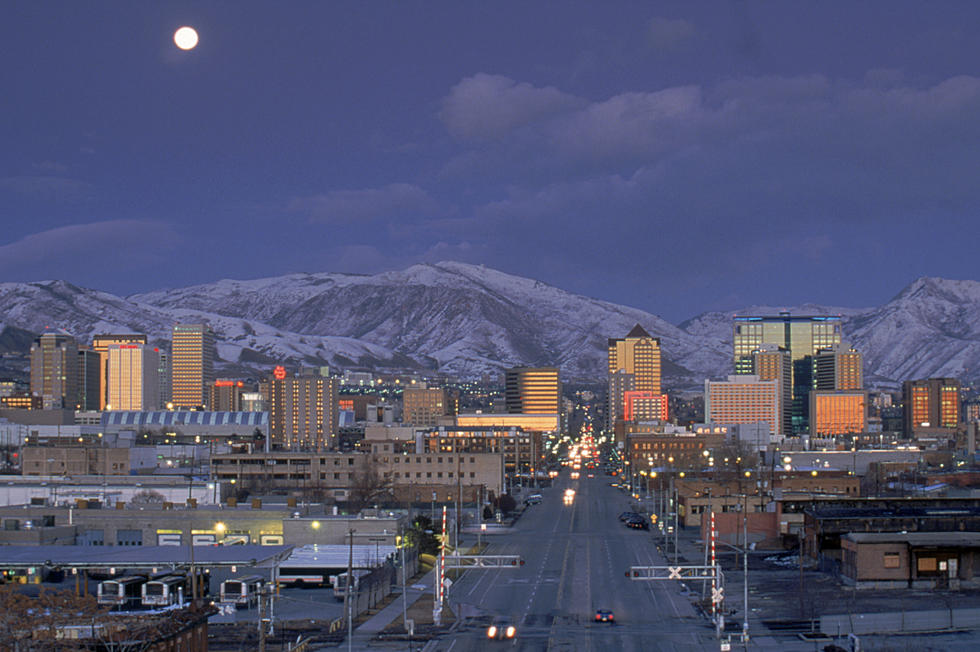 Videos of Possible UFO Sightings Over Salt Lake City