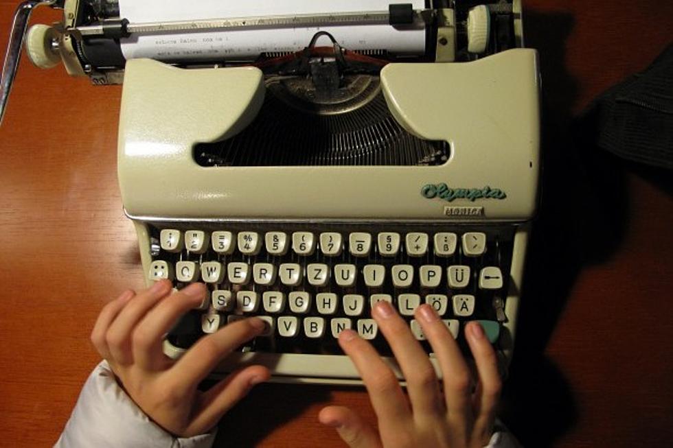 Typist Creates Beautiful Art Using Old Typewriters