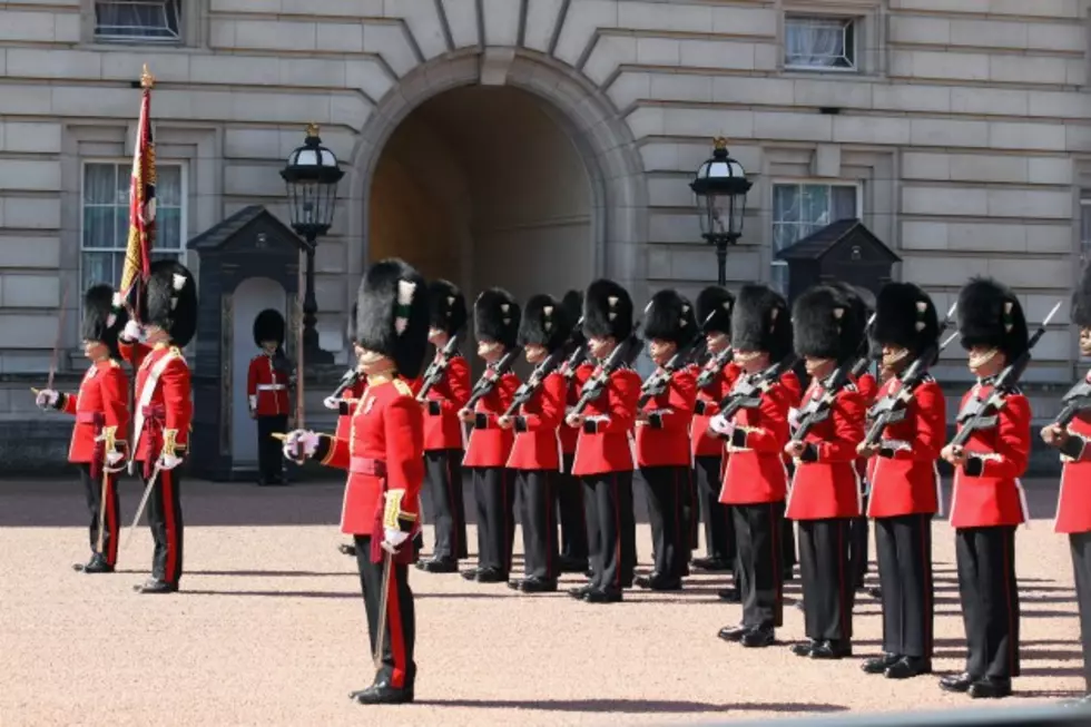 Buckingham Palace Guard Remains Stoic After Embarrassing and Painful Fall [VIDEO]