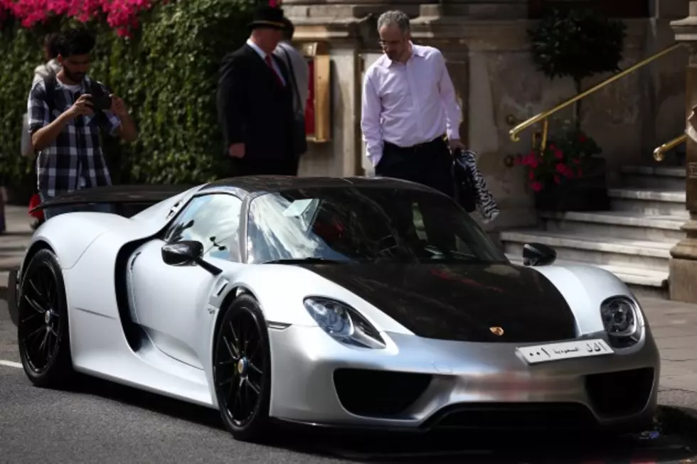 Overconfident Man Takes Only Seconds to Crash Expensive Porche 918 Spyder [VIDEO]