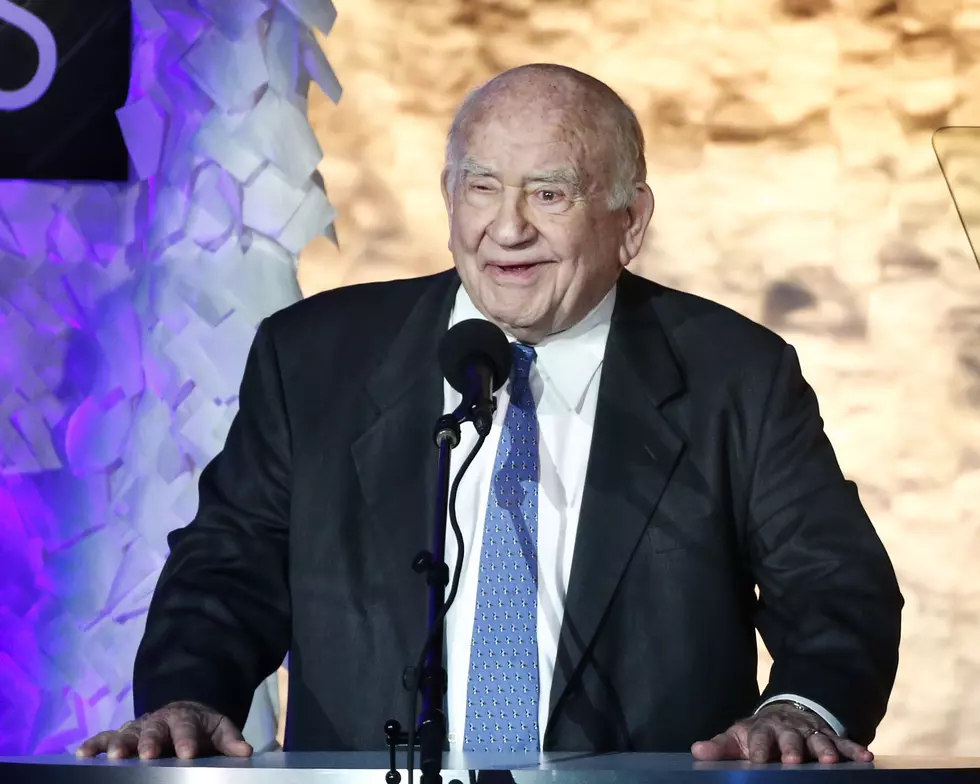 Ed Asner Making His Way to Grand Junction