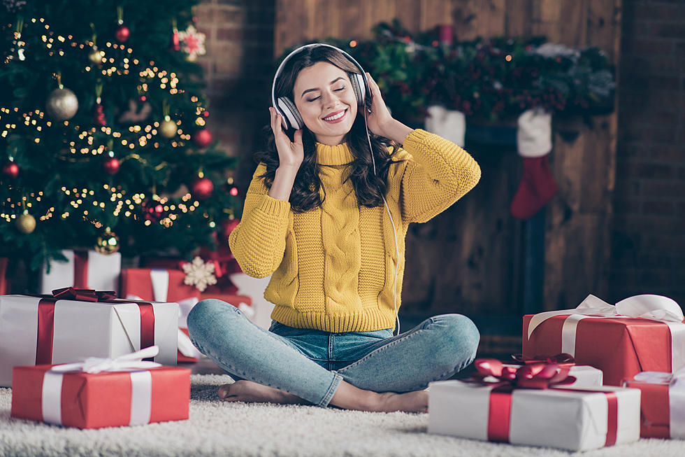 12 Things That Are More Fun While Listening To Christmas Music