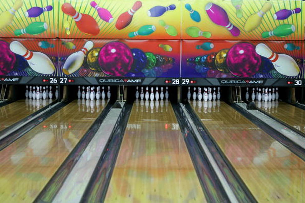 Hilarious Video Proves Dogs Don’t Belong in Bowling Alleys [VIDEO]