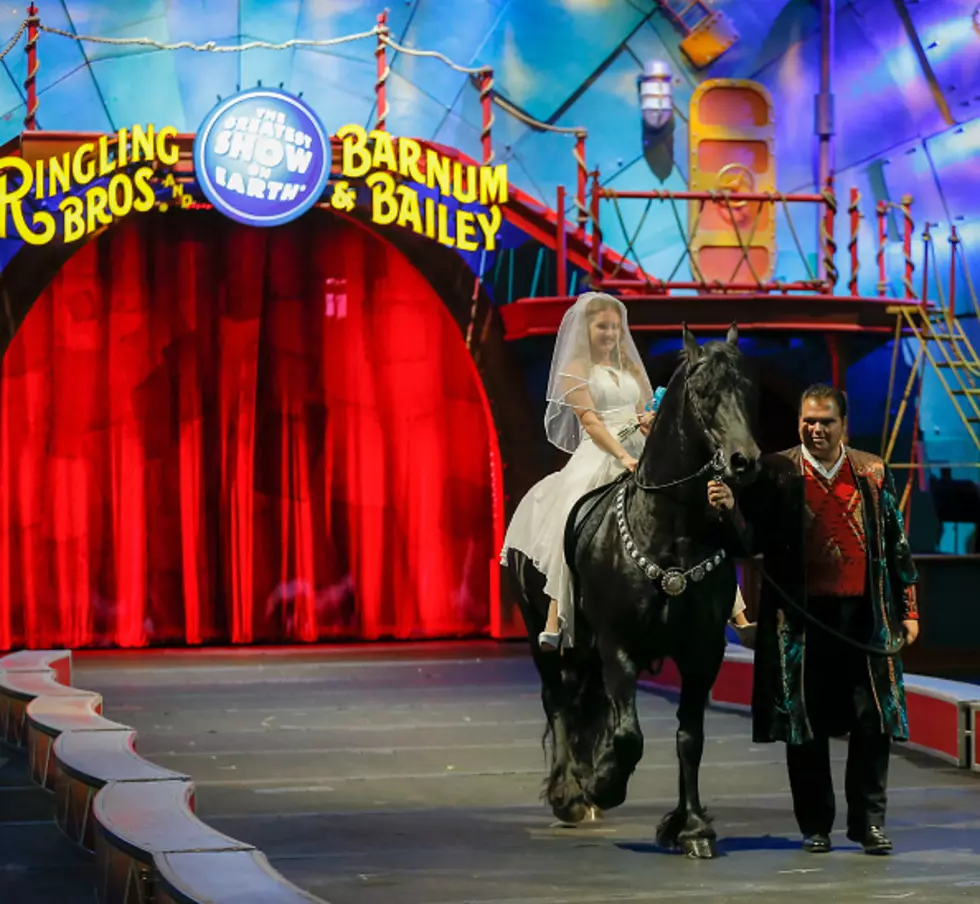 Ringling Brothers Perform Last Circus [Video]