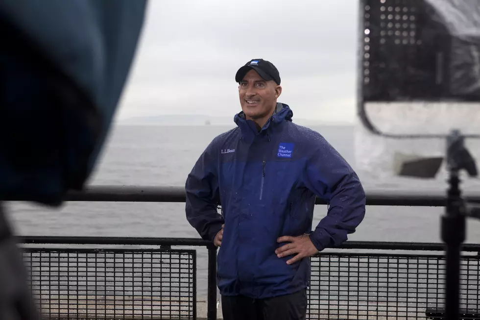 Jim Cantore delivers a stiff knee
