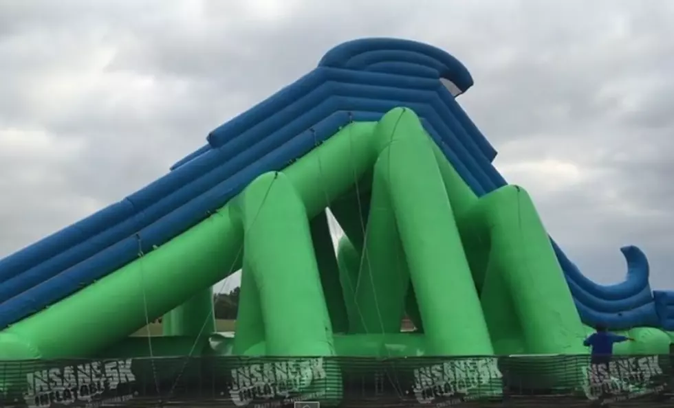 Watch the Giant, Inflatable Wave From Saturday’s Insane Inflatables 5K Go Up in Super-Fast Speed