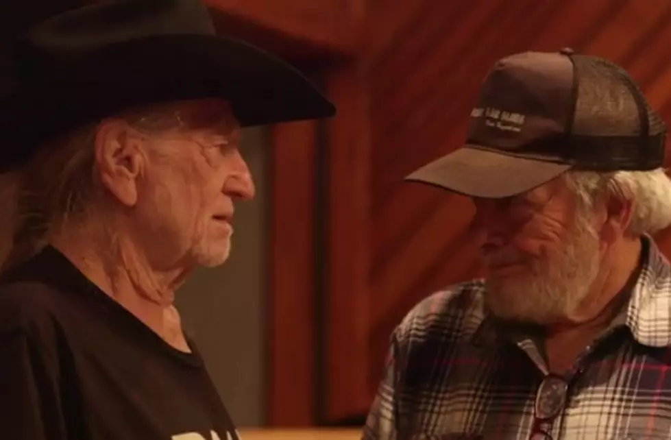 Willie &#038; Merle Celebrate Today&#8217;s Holiday with &#8216;It&#8217;s All Going to Pot&#8217;
