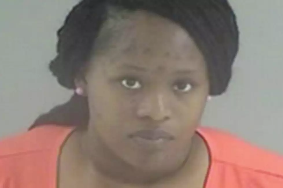 Woman Leaves Kids in Hot Car While in Turning Herself in For Leaving Kids in Hot Car