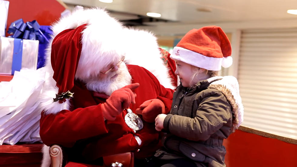 Santa Signs to Hearing Impaired Child in Adorable Video