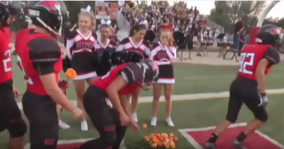 Cheerleader With Leukemia Brought to Tears After Football Team’s Gesture