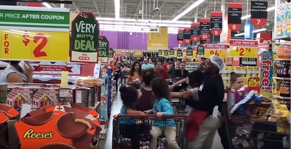 Killeen Woman Captures Two Women Slugging It Out At H-E-B in Front of Children