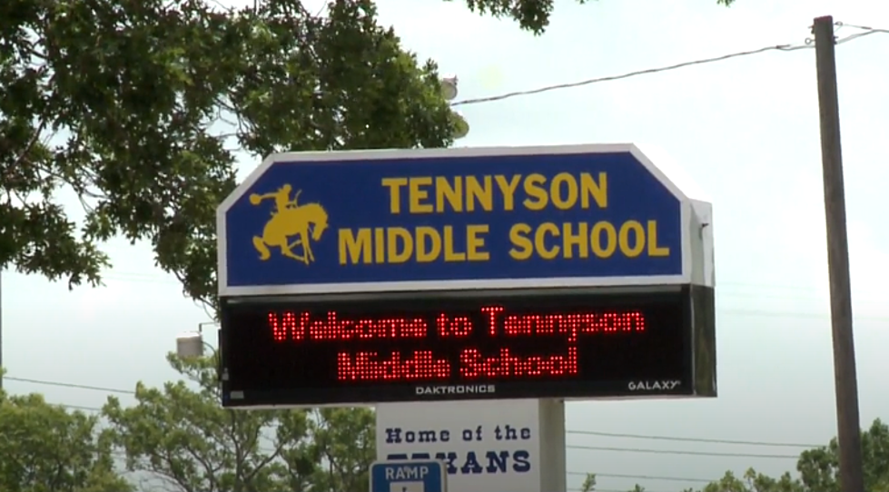 Waco Middle School Teacher Resigns After Classroom Incident [Video]