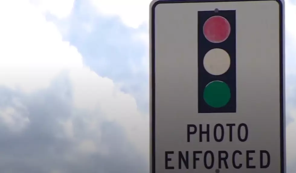 Gov Abbott Signs Bill Banning Red Light Cameras in Texas