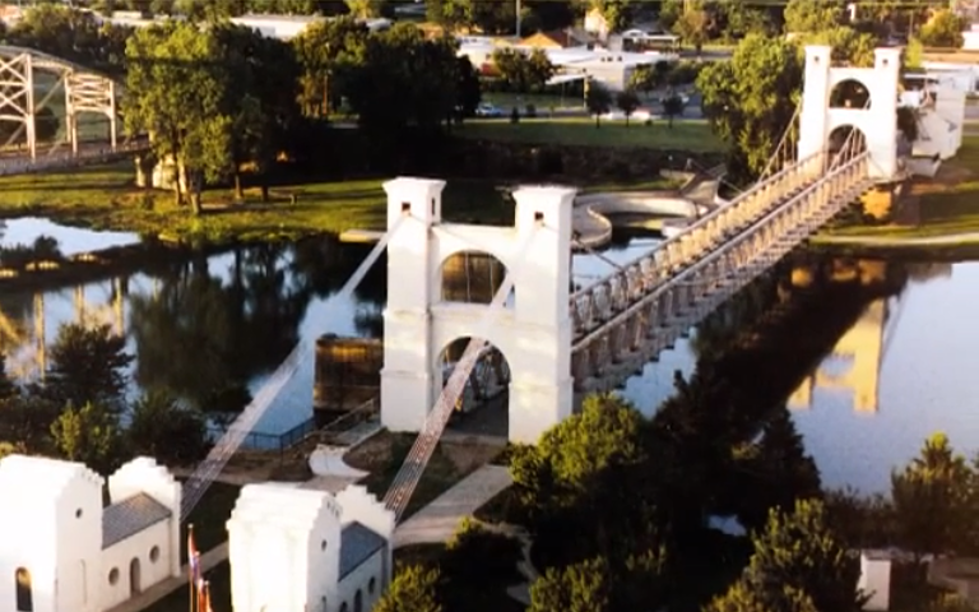 Waco’s Famous Suspension Bridge to Close for Repairs
