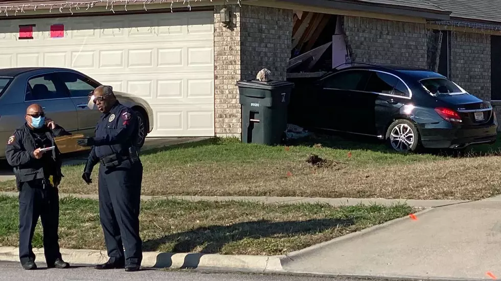 Killeen Shooting Suspect Crashes Car Into House
