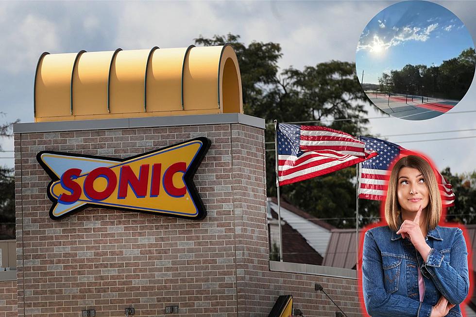One Sonic In Canton, Texas Has What As A Feature?