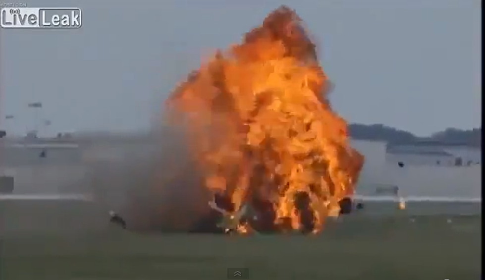 Plane Crash at Vectren Air Show Near Dayton – Wing Walker and Pilot Die in Fiery Crash (Video)
