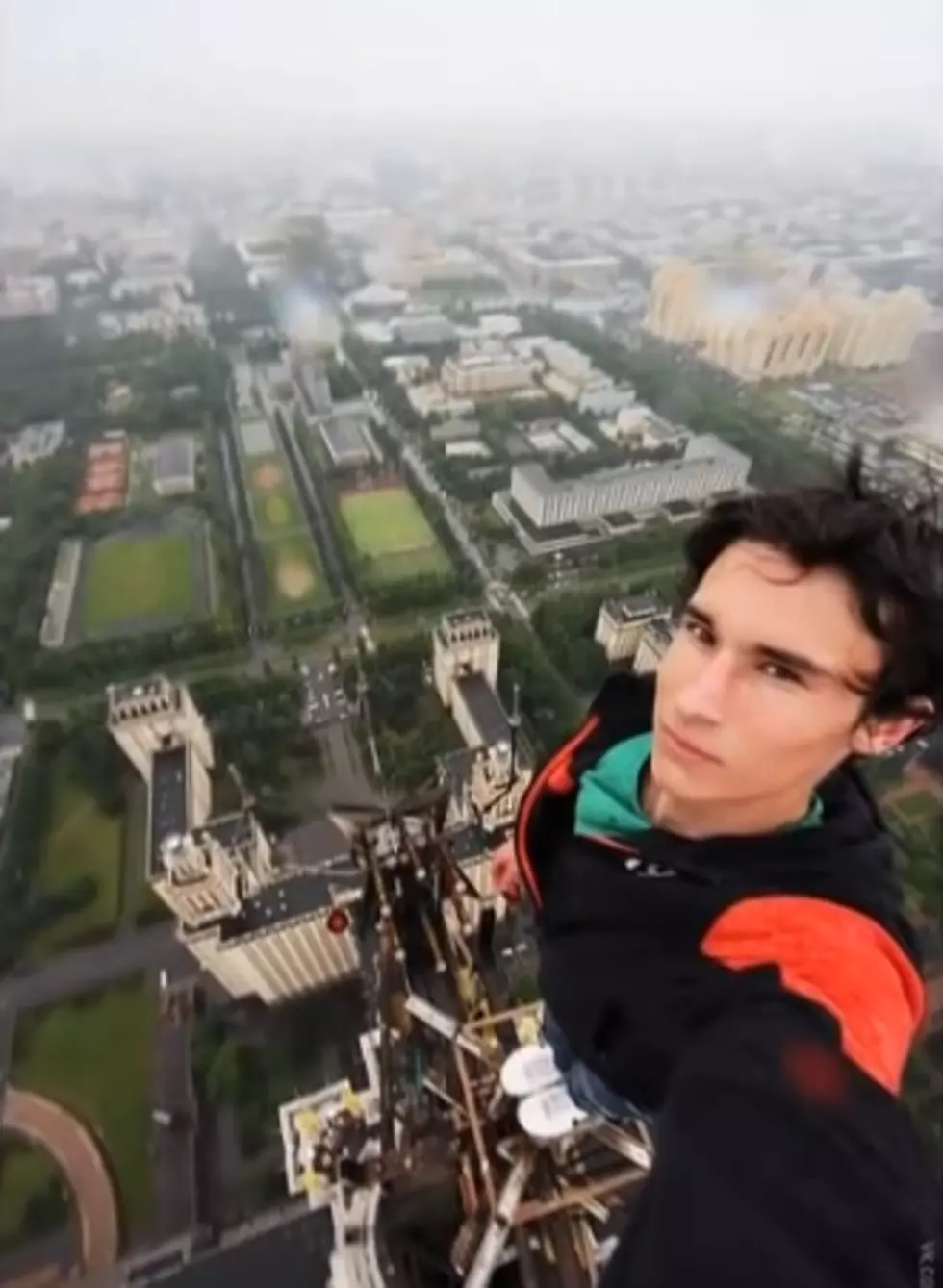 City Climber Kirill Oreshkin Knows How To Take a Selfie