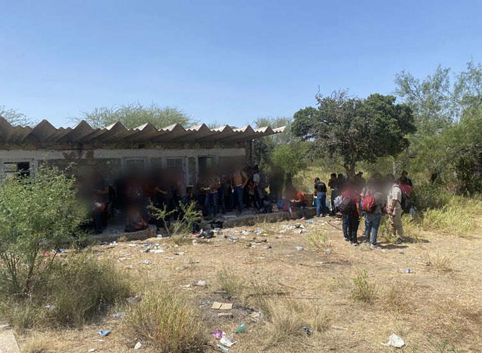 Más de 160 migrantes abandonados en bodega sin agua ni comida